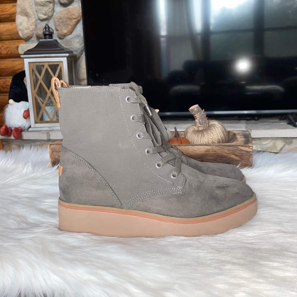 Dr. Scholl’s Platform Boot, Size 7